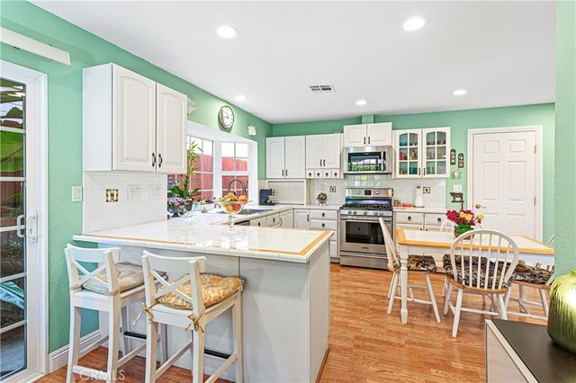 5101 Chateau, Irvine, CA 92604