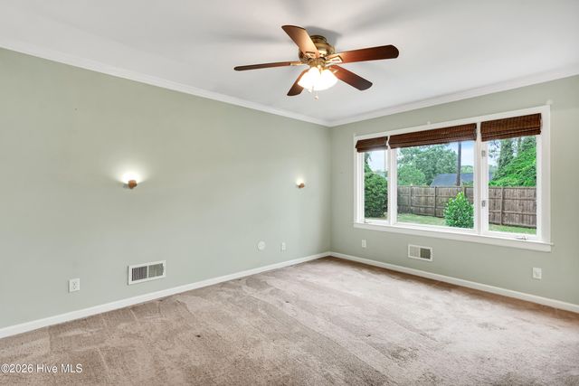 102 Chelsea Lane, Wilmington, NC 28409