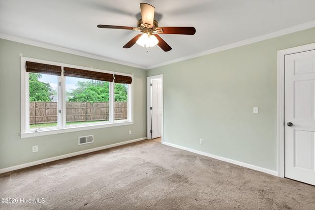 102 Chelsea Lane, Wilmington, NC 28409