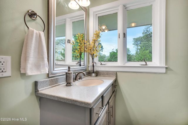 102 Chelsea Lane, Wilmington, NC 28409