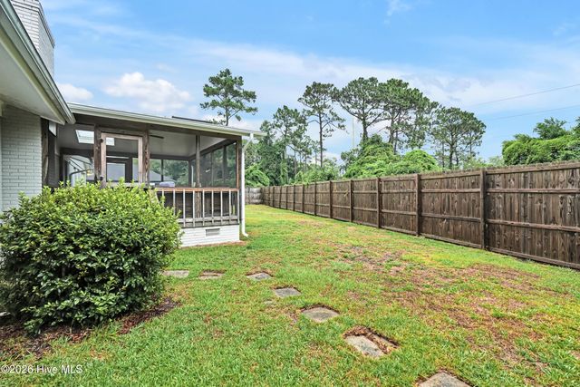 102 Chelsea Lane, Wilmington, NC 28409