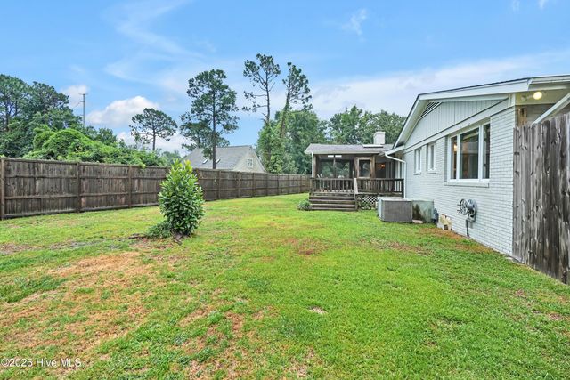 102 Chelsea Lane, Wilmington, NC 28409