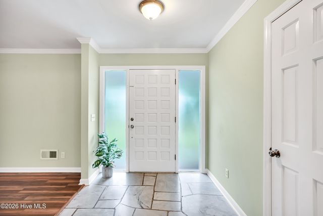 102 Chelsea Lane, Wilmington, NC 28409