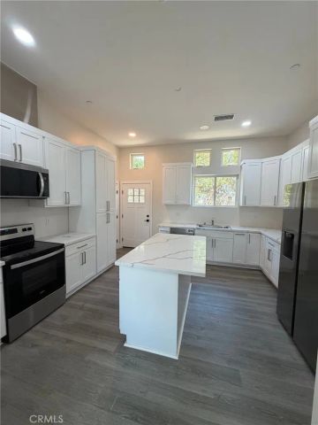 1295 W 25th 2, Upland, CA 91784