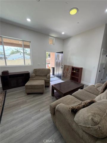 1295 W 25th 2, Upland, CA 91784