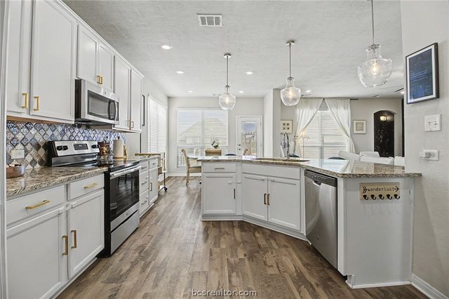 2111 Markley Drive, Bryan, TX 77807