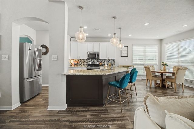 2111 Markley Drive, Bryan, TX 77807