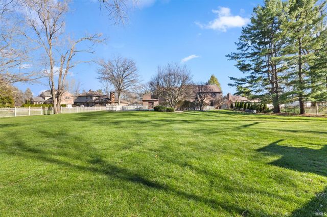 54511 Hunters Court, Elkhart, IN 46514