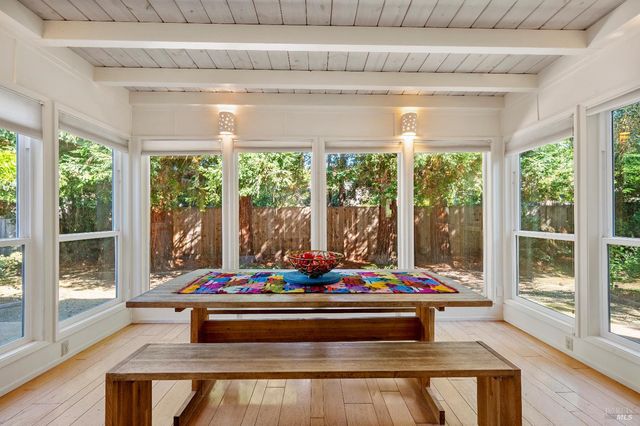 9 Emperor Ct, Napa, CA 94558