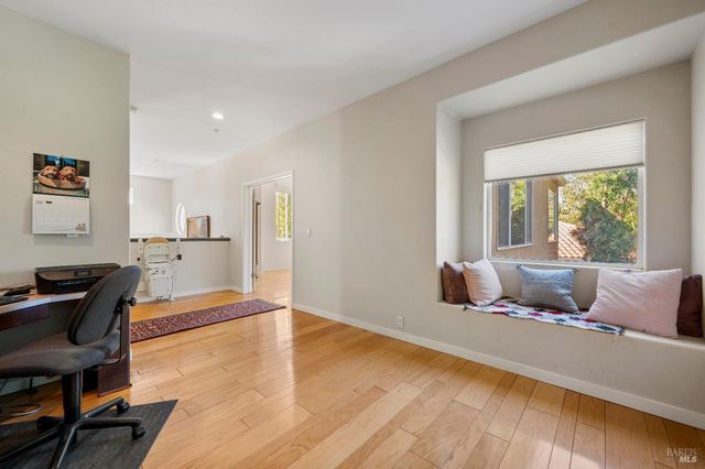 9 Emperor Ct, Napa, CA 94558