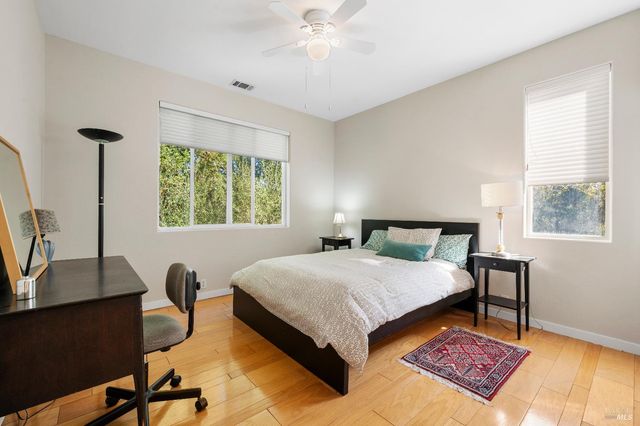 9 Emperor Ct, Napa, CA 94558