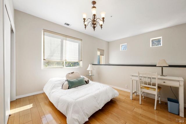 9 Emperor Ct, Napa, CA 94558