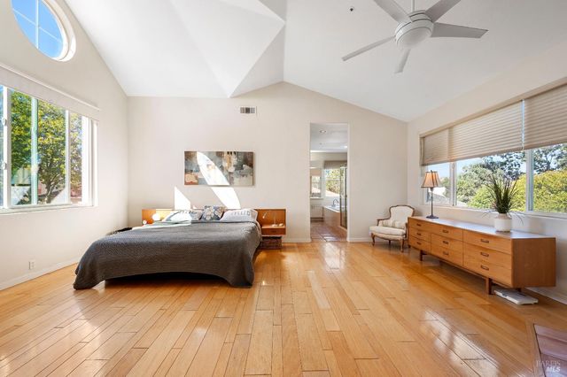 9 Emperor Ct, Napa, CA 94558