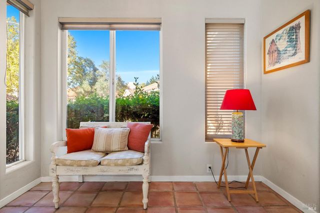 9 Emperor Ct, Napa, CA 94558