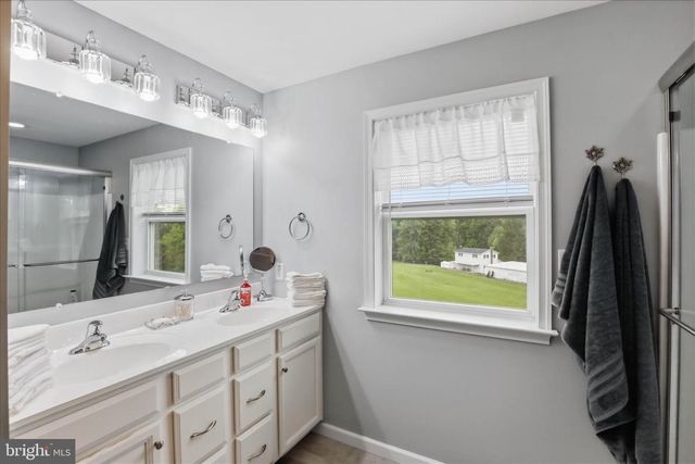 60 BLAINE DR, Manchester, PA 17345