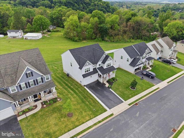 60 BLAINE DR, Manchester, PA 17345