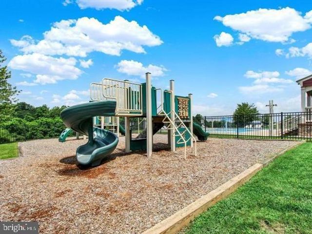 60 BLAINE DR, Manchester, PA 17345