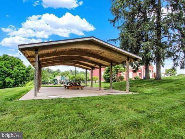 60 BLAINE DR, Manchester, PA 17345