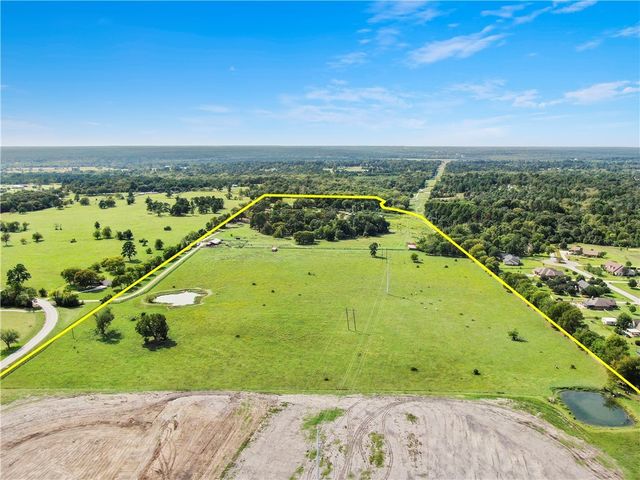 6605 Spring Branch Road, Montgomery, TX 77316