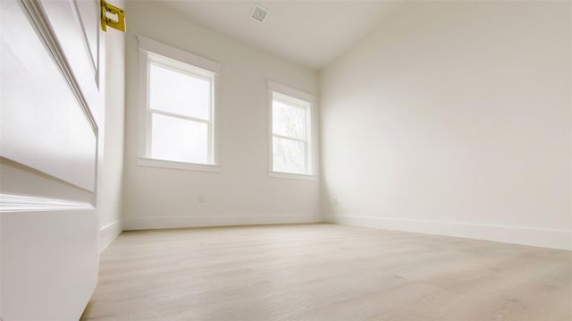823 North Loop, Houston, TX 77022