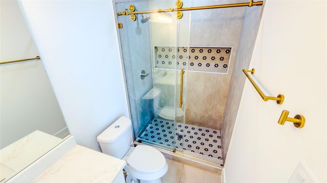 823 North Loop, Houston, TX 77022