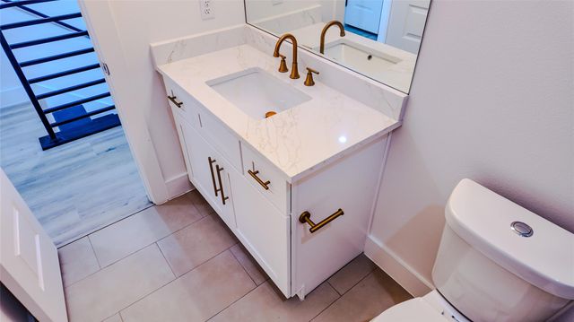 823 North Loop, Houston, TX 77022
