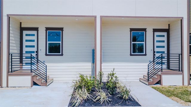 823 North Loop, Houston, TX 77022