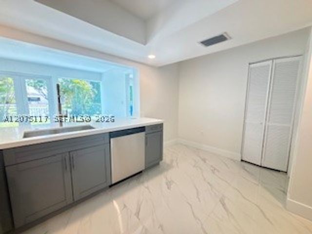9020 NW 24PL, Sunrise, FL 33322