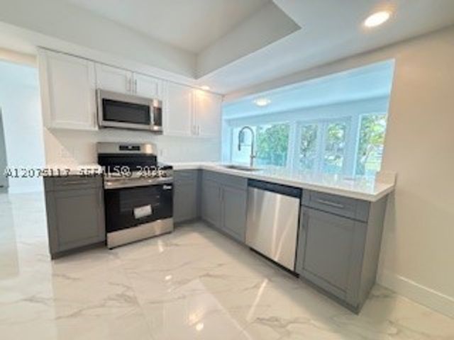 9020 NW 24PL, Sunrise, FL 33322