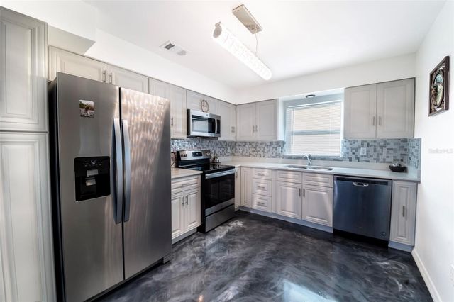 13 BELLEAIRE DRIVE, Palm Coast, FL 32137