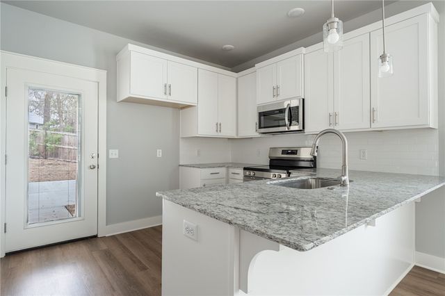 931 S Waxflower Avenue, Fayetteville, AR 72701