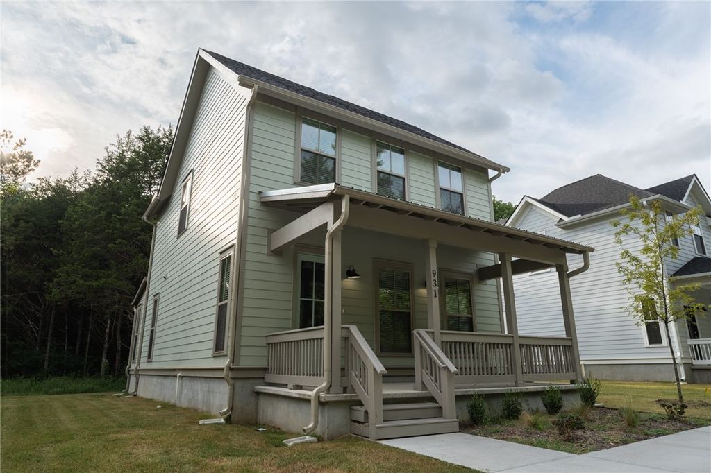 931 S Waxflower Avenue, Fayetteville, AR 72701