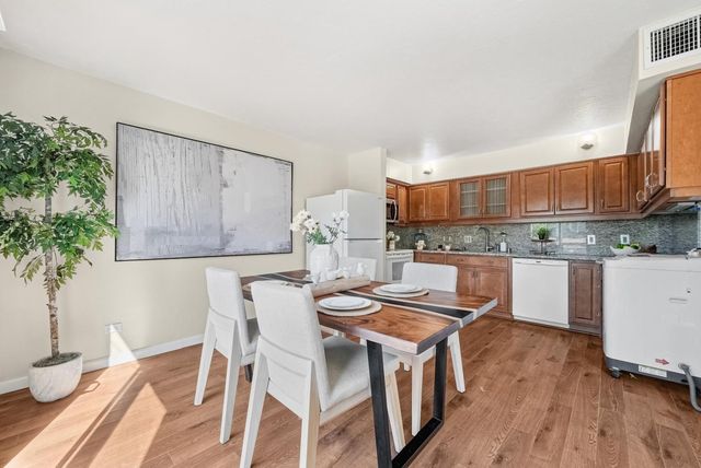 701 N Rengstorff 7, Mountain View, CA 94043