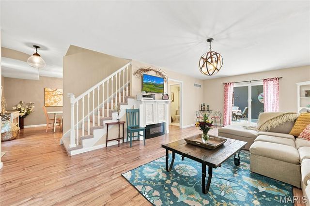 13536 Coliseum Drive, Chesterfield, MO 63017