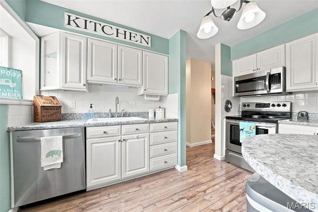 13536 Coliseum Drive, Chesterfield, MO 63017