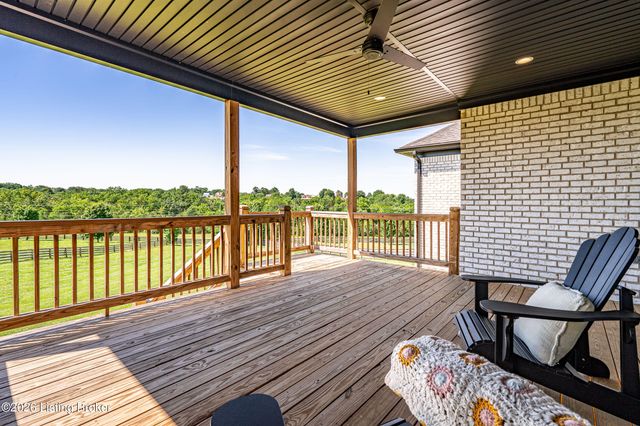 37 Landsdown Ct, Fisherville, KY 40023