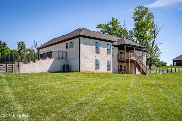 37 Landsdown Ct, Fisherville, KY 40023