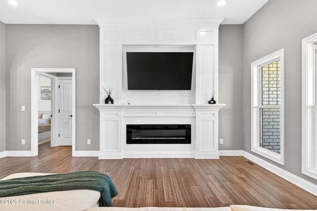37 Landsdown Ct, Fisherville, KY 40023