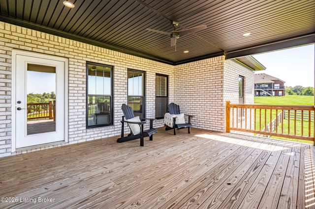 37 Landsdown Ct, Fisherville, KY 40023