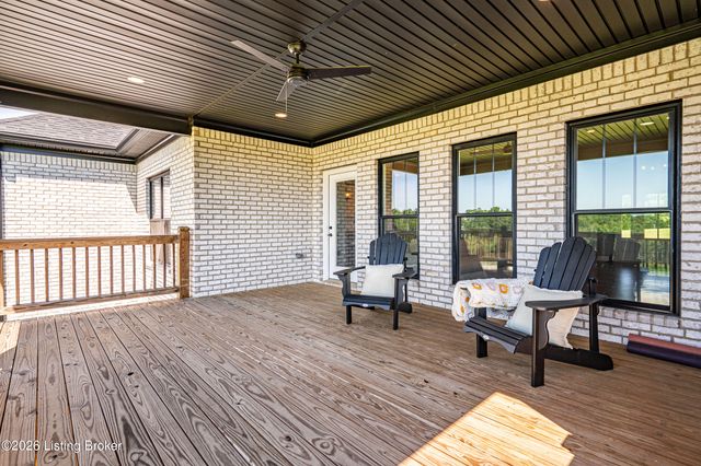 37 Landsdown Ct, Fisherville, KY 40023