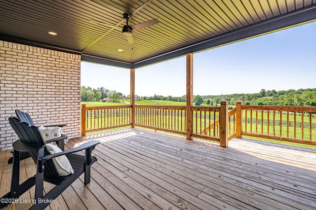 37 Landsdown Ct, Fisherville, KY 40023