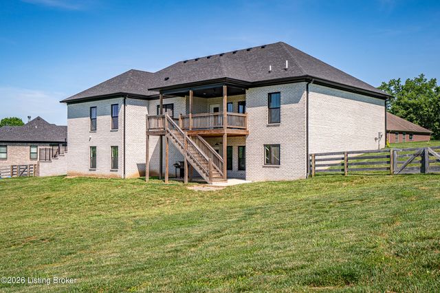 37 Landsdown Ct, Fisherville, KY 40023