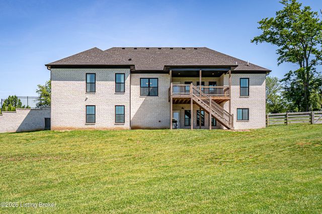 37 Landsdown Ct, Fisherville, KY 40023