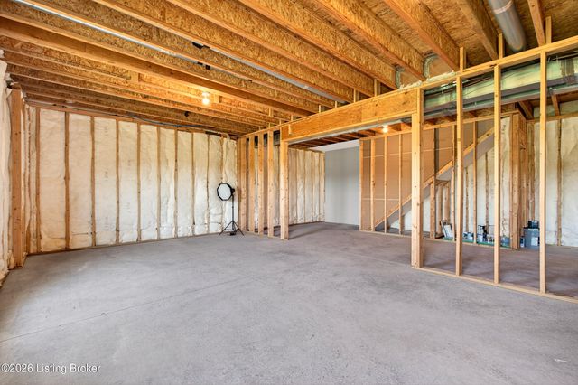 37 Landsdown Ct, Fisherville, KY 40023