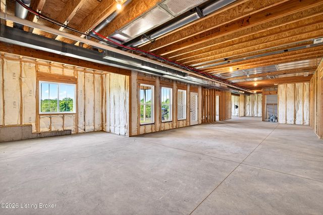 37 Landsdown Ct, Fisherville, KY 40023
