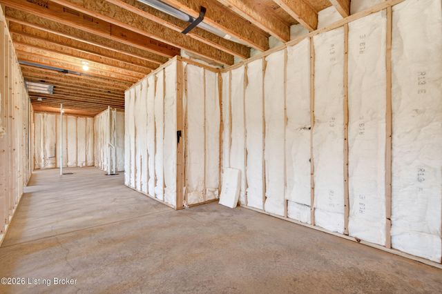 37 Landsdown Ct, Fisherville, KY 40023