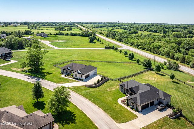 37 Landsdown Ct, Fisherville, KY 40023