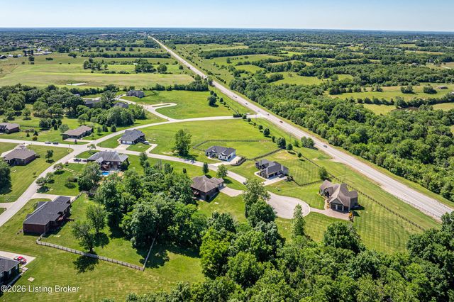 37 Landsdown Ct, Fisherville, KY 40023