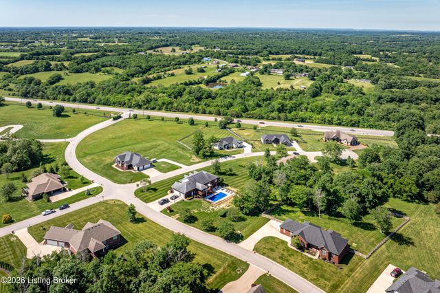 37 Landsdown Ct, Fisherville, KY 40023