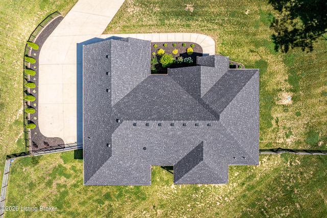 37 Landsdown Ct, Fisherville, KY 40023